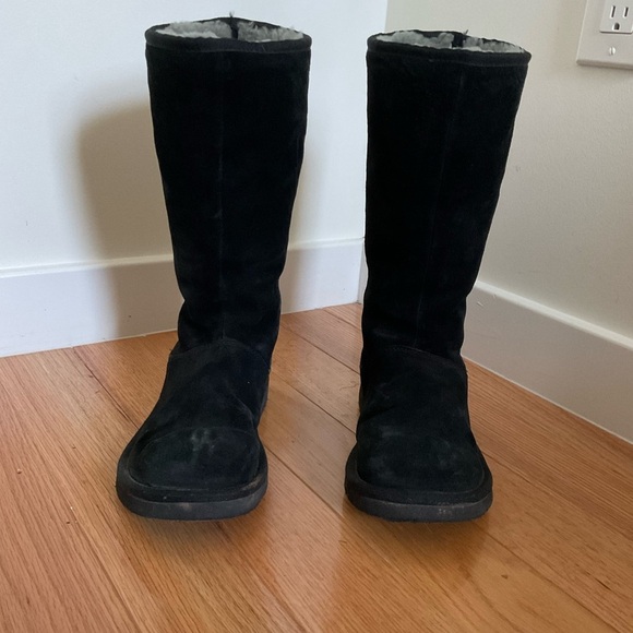 UGG Black Knightsbridge Skeepskin Lined Exposed Back Zipper Suede Boots Size 7 - Picture 6 of 15